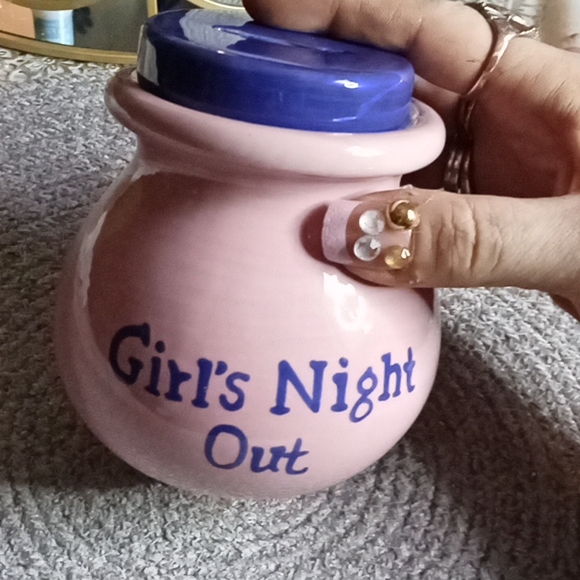 Coin bank girls night out - Picture 3 of 8